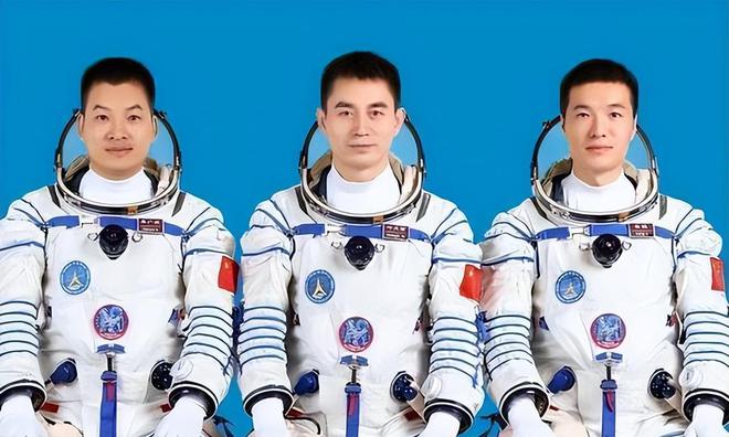 为什么美国的航天员年龄都那么大呢？91岁还要上太空(图7)
