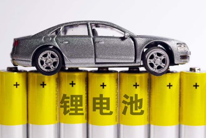 易倍体育网站：废旧锂电池的回收处理设备专业资质与技术的重要性(图1)