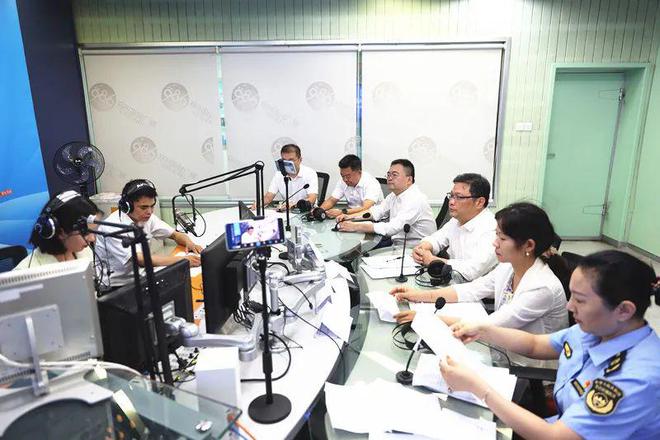 废旧电池如何处置？露天烧烤油烟污染如何举报？郑州市生态环境局上线解答(图1)