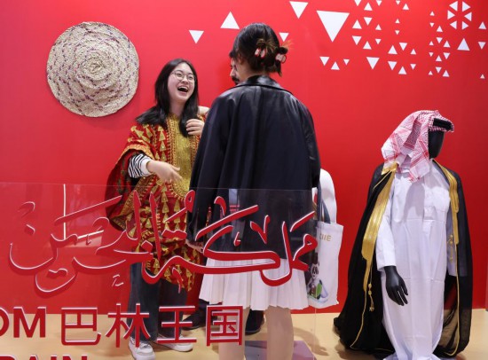 新华视点·第七届进博会丨从进博会四个“新”看未来生活新趋势(图4)