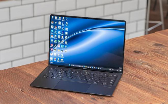 Emc易倍体育：哪个平台卖笔记本高价？换换回收以可视化质检引领二手市场新风尚(图1)