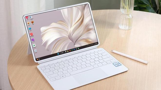 Emc易倍体育：哪个平台卖笔记本高价？换换回收以可视化质检引领二手市场新风尚(图2)