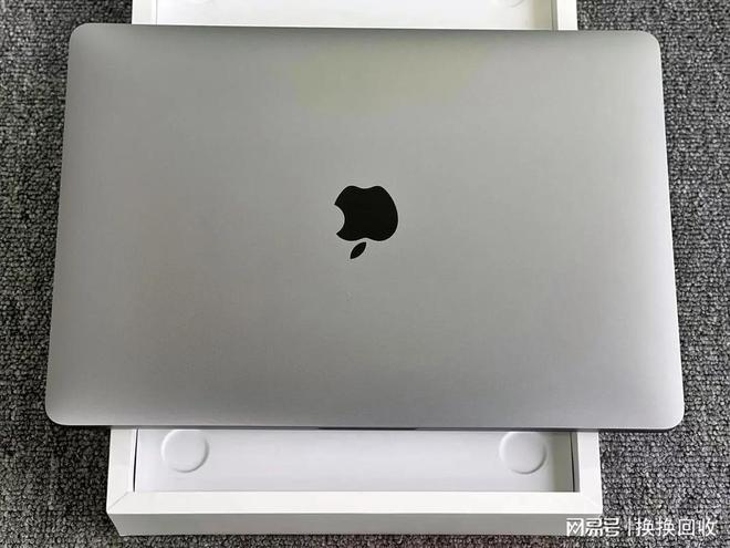 Emc易倍体育：二手笔记本回收：换换回收平台引领透明定价新风尚(图2)