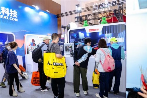 联想ThinkVision系列显示器闪耀ChinaPE引领商务影像显示新潮流(图6)