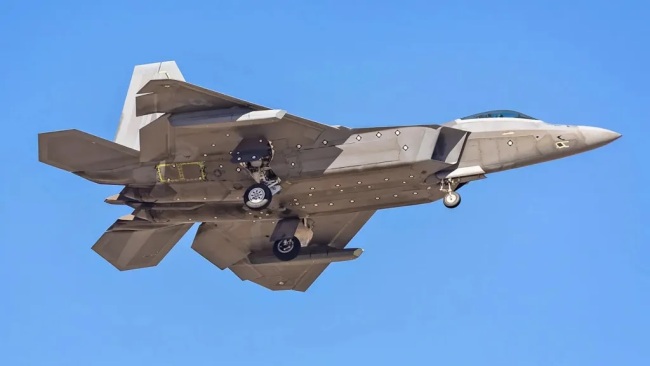 F-22计划“生存能力升级”还要用平板电脑操作无人机(图4)