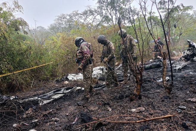 满地人体碎片残骸！11人遇难！肯尼亚一飞机坠毁计划飞往旅游地(图3)