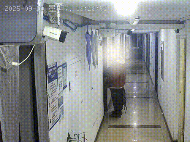 男子偷12万电竞酒店配件被刑拘警方披露细节：怕暴露天天续订房间不入住(图3)