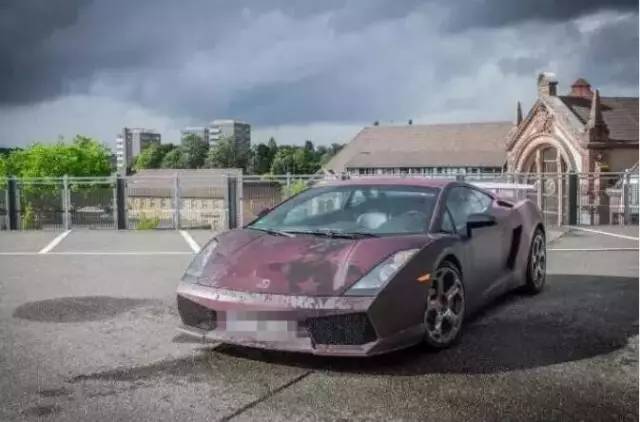 Emc易倍体育:价值40万的重型机车一按启动就…………车主当街痛哭流涕(图4)