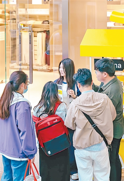 易倍体育网站:线上品牌发力线下开店(图3)